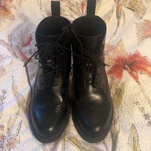 Dr Martins Delphine Acadia-black size 8